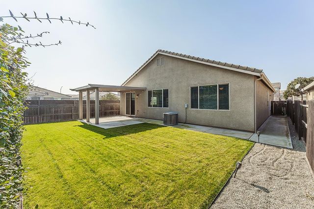 3028 N Hornet Avenue, Fresno, CA 93737