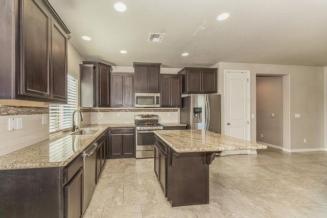 3028 N Hornet Avenue, Fresno, CA 93737