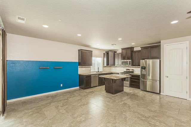 3028 N Hornet Avenue, Fresno, CA 93737