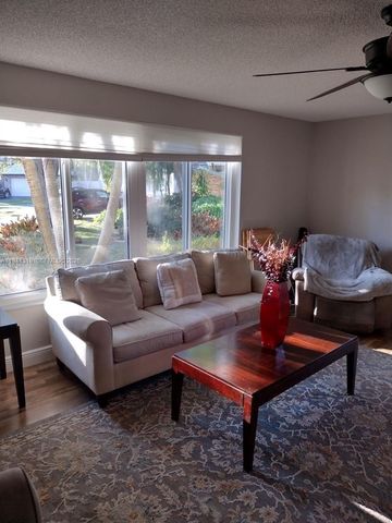 14531 Hickory Ct, Davie, FL 33325