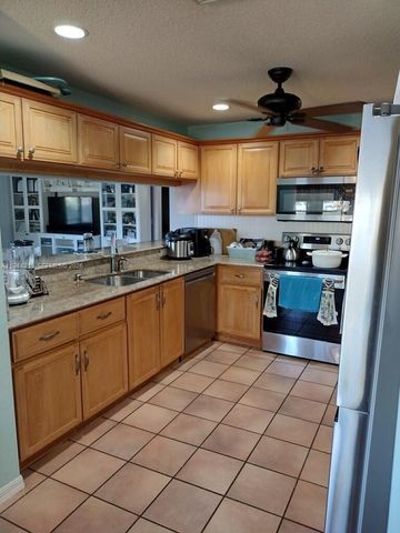 14531 Hickory Ct, Davie, FL 33325