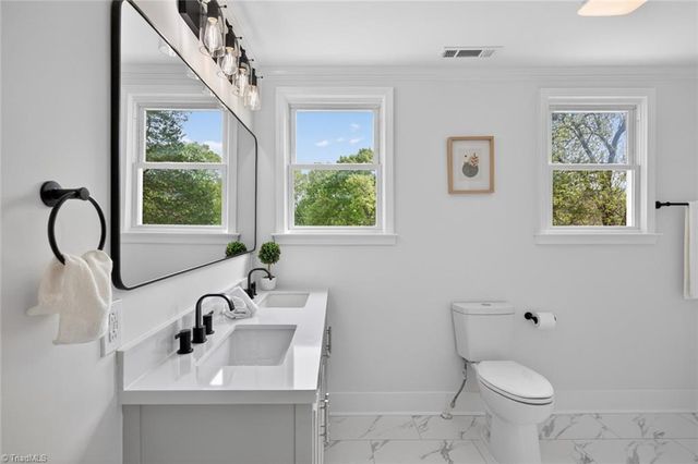 2280 Darwick Road, Winston-salem, NC 27127