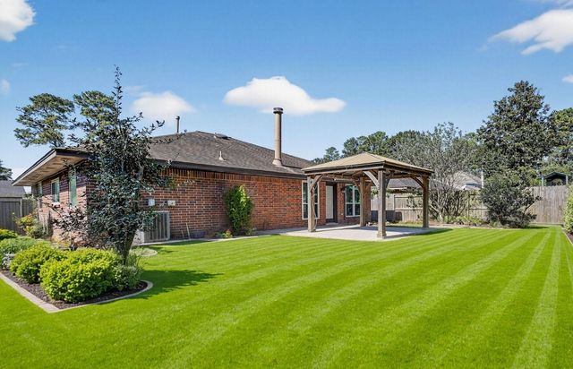 2215 Friarwood Trail, Kingwood, TX 77339
