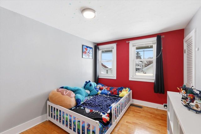 727 N BENNETT STREET, Appleton, WI 54914