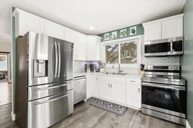 727 N BENNETT STREET, Appleton, WI 54914