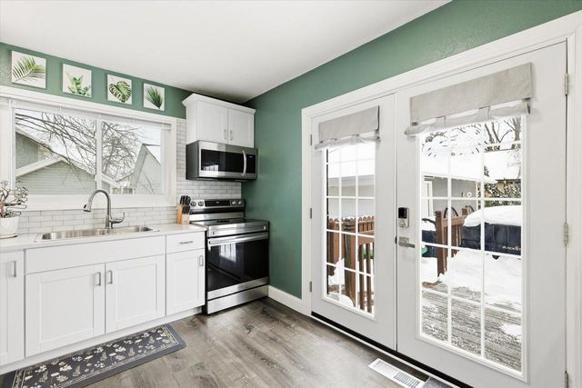 727 N BENNETT STREET, Appleton, WI 54914