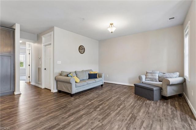 7922 Shore Dr Apt 303, Norfolk, VA 23518