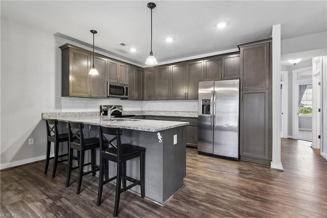 7922 Shore Dr Apt 303, Norfolk, VA 23518