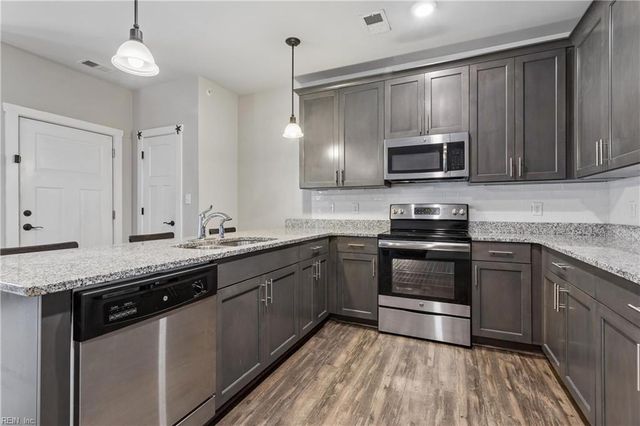 7922 Shore Dr Apt 303, Norfolk, VA 23518