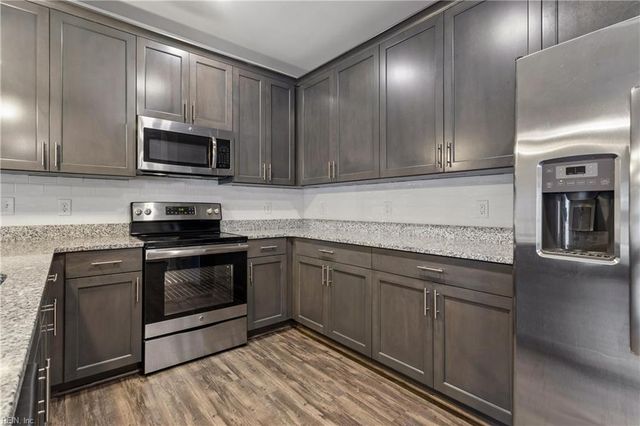 7922 Shore Dr Apt 303, Norfolk, VA 23518