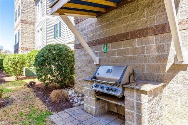 7922 Shore Dr Apt 303, Norfolk, VA 23518