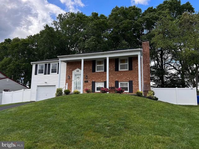 44 EMBER LN, Willingboro, NJ 08046