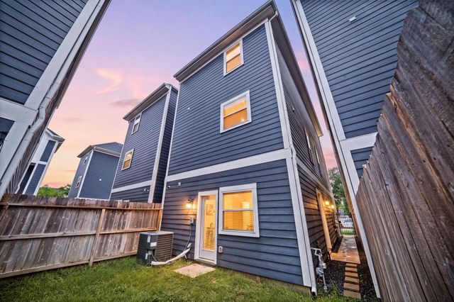 901 Lehman Street C, Houston, TX 77018