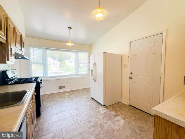 6631 AUBURN AVE, Hyattsville, MD 20784
