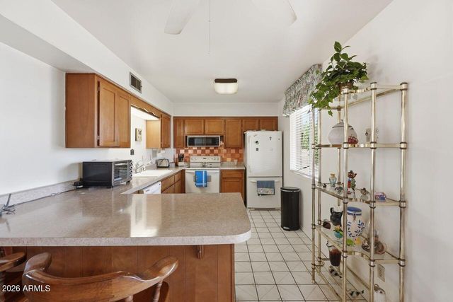 1818 W MORTEN Avenue, Phoenix, AZ 85021