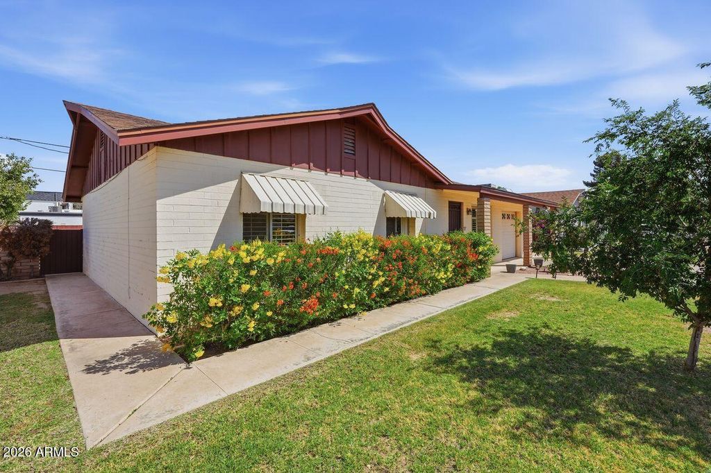 1818 W MORTEN Avenue, Phoenix, AZ 85021