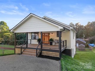 64 Carolina Avenue, Brevard, NC 28712