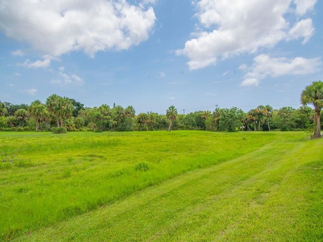 2536 Creekside Drive, Fort Pierce, FL 34981