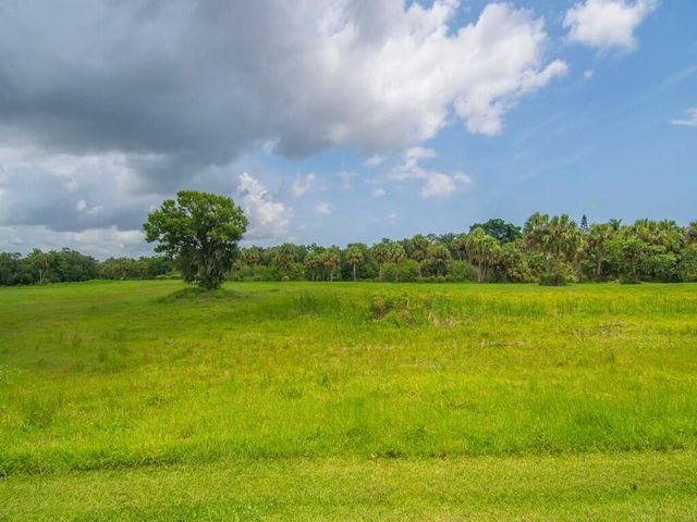 2536 Creekside Drive, Fort Pierce, FL 34981