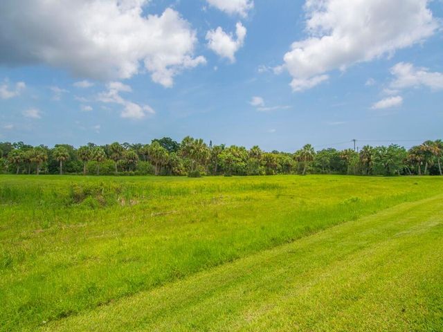 2536 Creekside Drive, Fort Pierce, FL 34981