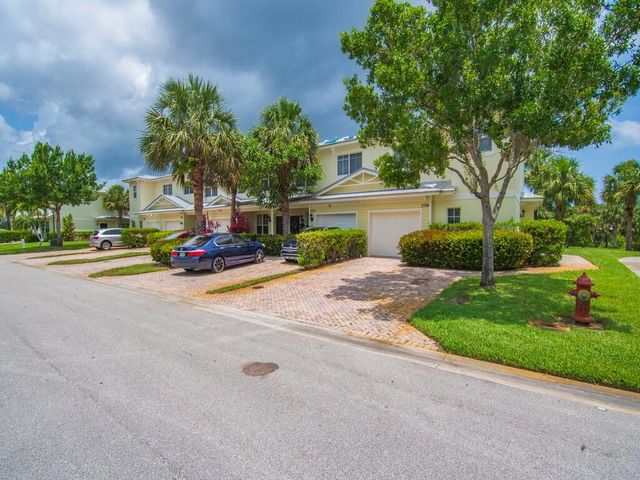 2536 Creekside Drive, Fort Pierce, FL 34981