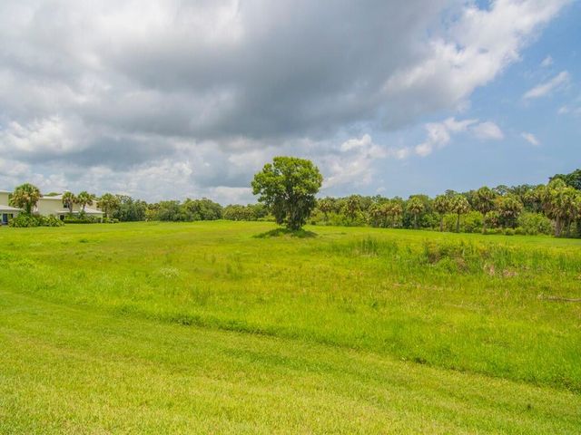 2536 Creekside Drive, Fort Pierce, FL 34981