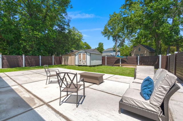 31 Woodleaf Court, Charleston, SC 29407