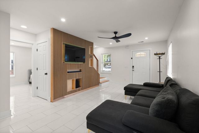 31 Woodleaf Court, Charleston, SC 29407