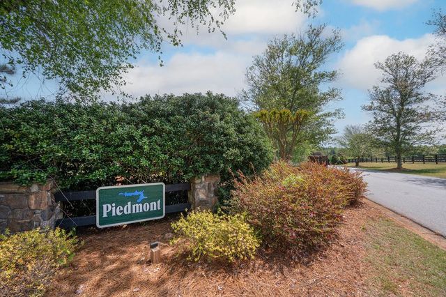 566 Wild Turkey Drive, Pine Mountain, GA 31822