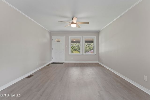 221 N Vardaman Street, Wiggins, MS 39577