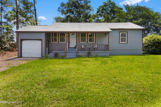 221 N Vardaman Street, Wiggins, MS 39577
