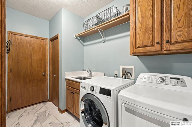 18655 Van Camp Drive, Omaha, NE 68136