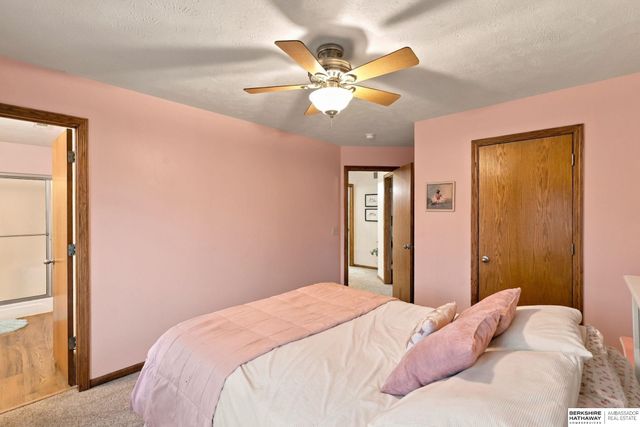 18655 Van Camp Drive, Omaha, NE 68136