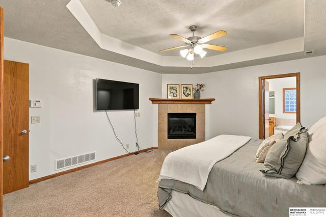 18655 Van Camp Drive, Omaha, NE 68136