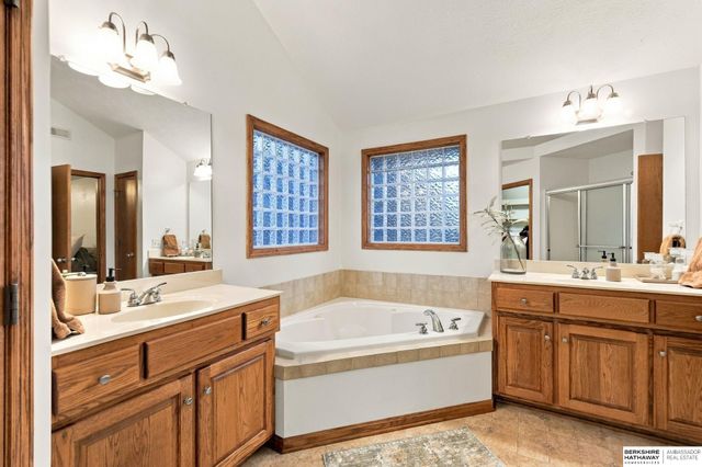 18655 Van Camp Drive, Omaha, NE 68136
