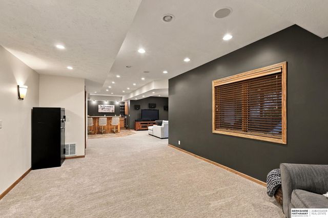 18655 Van Camp Drive, Omaha, NE 68136
