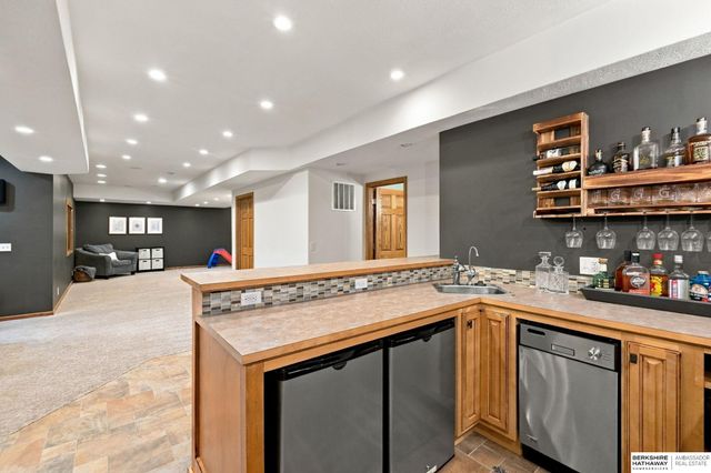 18655 Van Camp Drive, Omaha, NE 68136