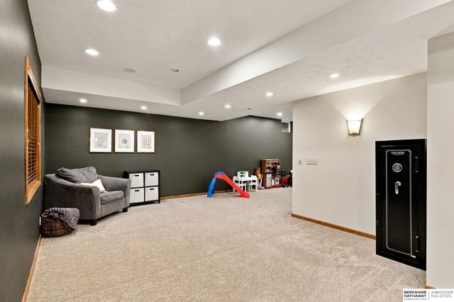 18655 Van Camp Drive, Omaha, NE 68136