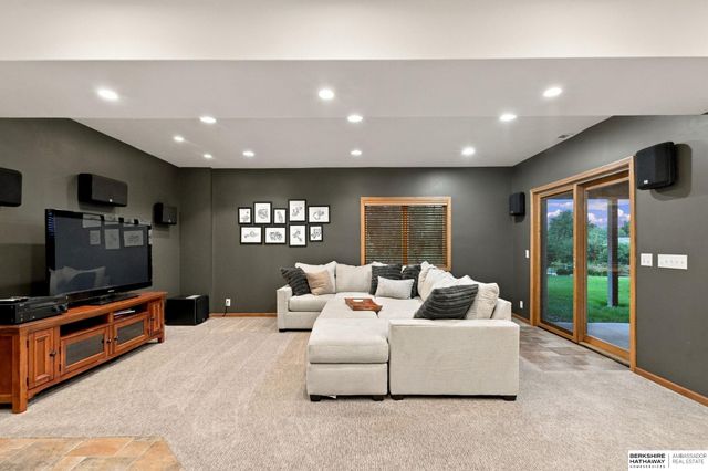 18655 Van Camp Drive, Omaha, NE 68136