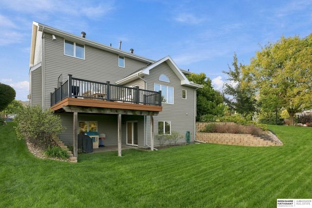 18655 Van Camp Drive, Omaha, NE 68136