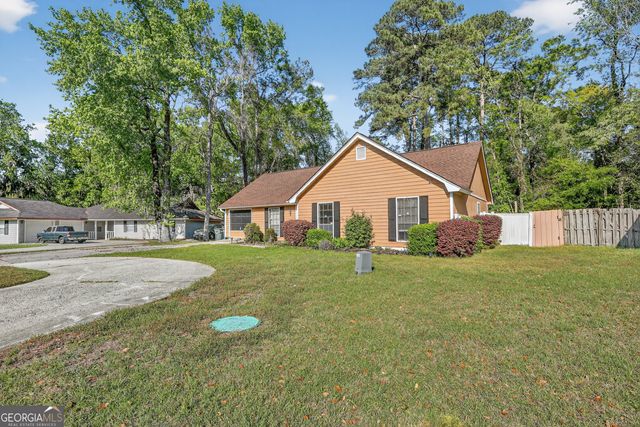 6 N Nicholson Circle, Savannah, GA 31419