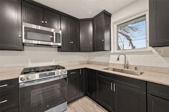 11118 Stroud Drive, Houston, TX 77072