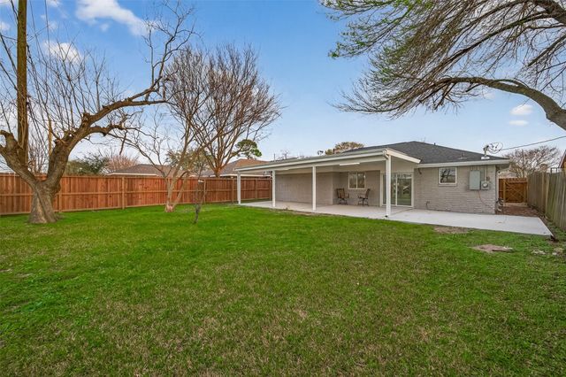 11118 Stroud Drive, Houston, TX 77072