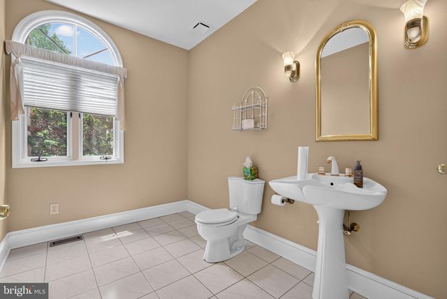 206 BRADDOCK MILL RD, Marlton, NJ 08053