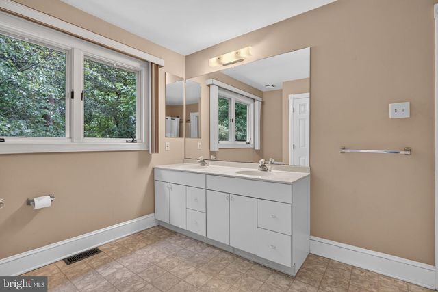 206 BRADDOCK MILL RD, Marlton, NJ 08053