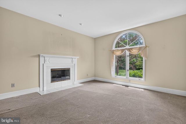 206 BRADDOCK MILL RD, Marlton, NJ 08053
