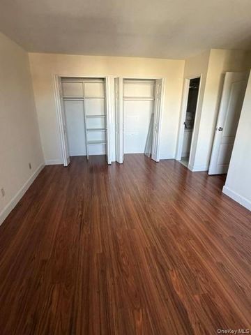 101 Jackson Avenue 2J, Mineola, NY 11501
