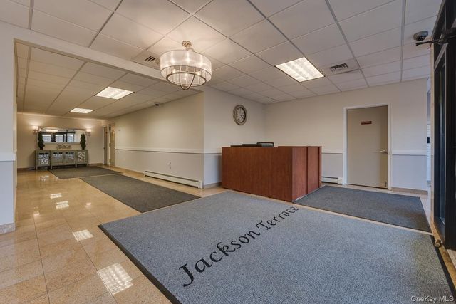 101 Jackson Avenue 2J, Mineola, NY 11501