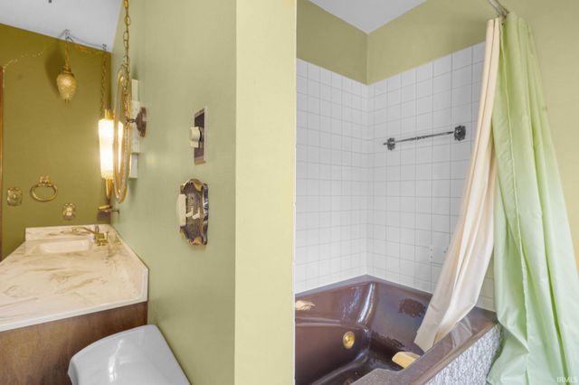 51522 Bridgewater Court, South Bend, IN 46637