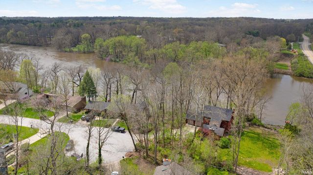 51522 Bridgewater Court, South Bend, IN 46637